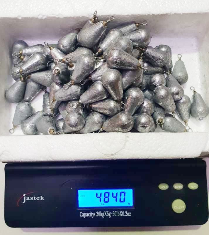 Rivernsea 1/2oz lead bomb fishing sinkers with swivels, bulk pack of 345 pieces on a digital scale